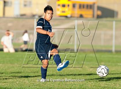 Thumbnail 3 in Smoky Hill vs. Lincoln (CHSAA 1st Round) photogallery.