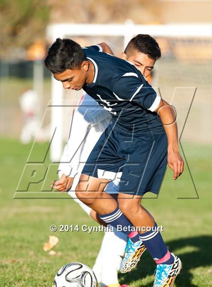 Thumbnail 1 in Smoky Hill vs. Lincoln (CHSAA 1st Round) photogallery.