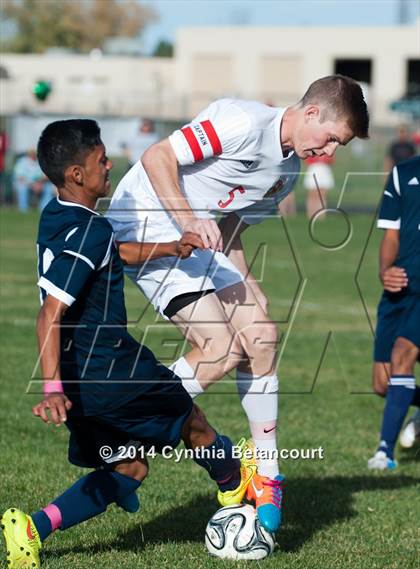 Thumbnail 1 in Smoky Hill vs. Lincoln (CHSAA 1st Round) photogallery.