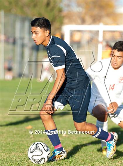 Thumbnail 3 in Smoky Hill vs. Lincoln (CHSAA 1st Round) photogallery.