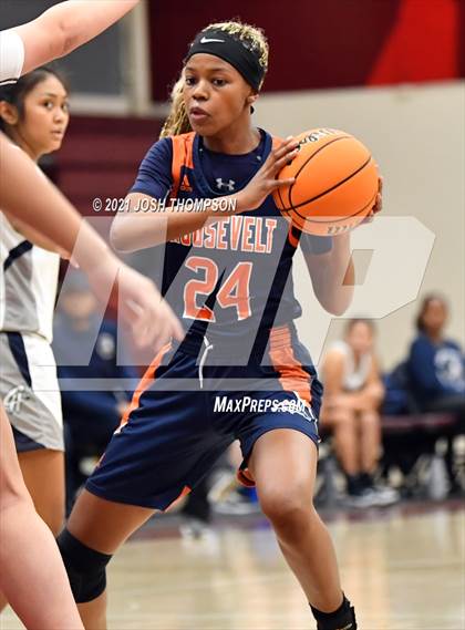 Thumbnail 3 in Chino Hills vs. Roosevelt photogallery.