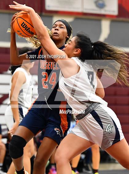 Thumbnail 2 in Chino Hills vs. Roosevelt photogallery.
