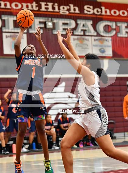 Thumbnail 3 in Chino Hills vs. Roosevelt photogallery.