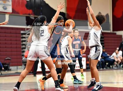Thumbnail 2 in Chino Hills vs. Roosevelt photogallery.