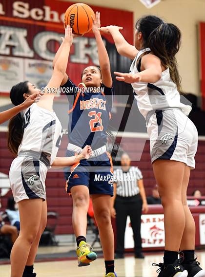 Thumbnail 3 in Chino Hills vs. Roosevelt photogallery.