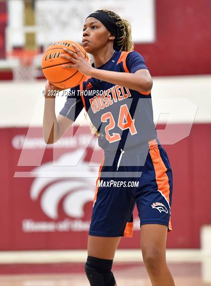 Thumbnail 2 in Chino Hills vs. Roosevelt photogallery.