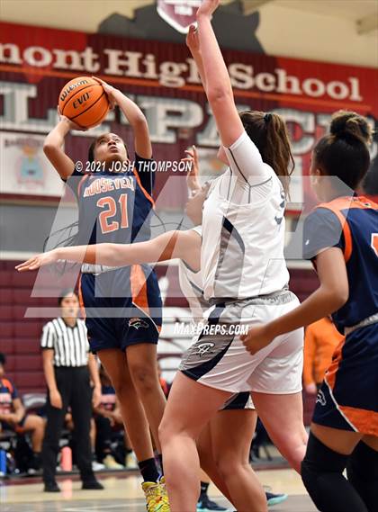 Thumbnail 3 in Chino Hills vs. Roosevelt photogallery.