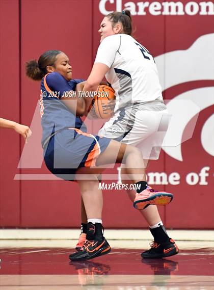 Thumbnail 2 in Chino Hills vs. Roosevelt photogallery.