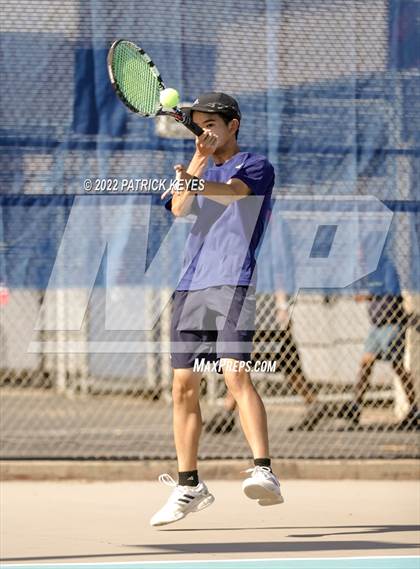 Thumbnail 2 in Esperanza vs Villa Park photogallery.