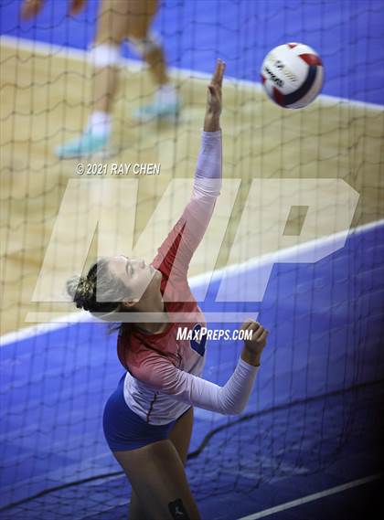 Thumbnail 2 in Cherry Creek vs. Chaparral (CHSAA 5A Final Four) photogallery.