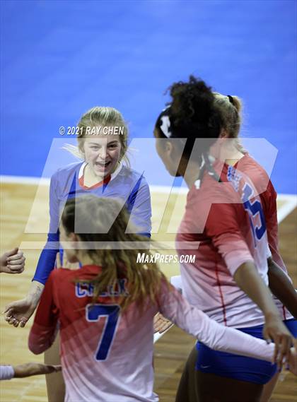 Thumbnail 3 in Cherry Creek vs. Chaparral (CHSAA 5A Final Four) photogallery.