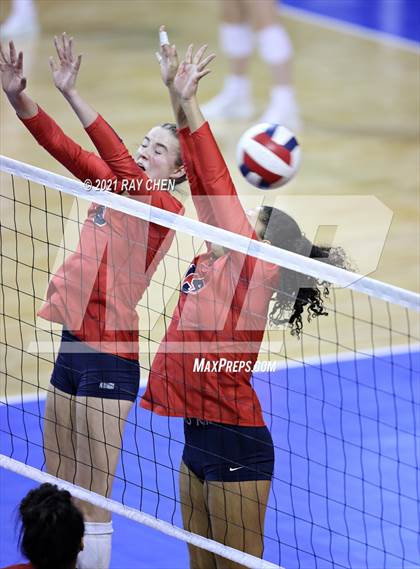 Thumbnail 3 in Cherry Creek vs. Chaparral (CHSAA 5A Final Four) photogallery.