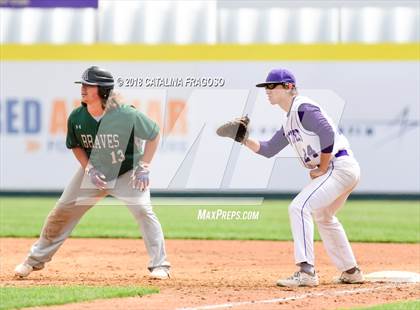 Thumbnail 2 in Ticonderoga vs. Avon (NYSPHSAA Class C Final) photogallery.