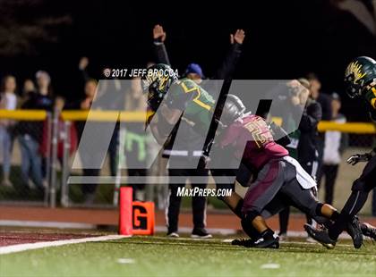 Thumbnail 2 in Royal @ Simi Valley photogallery.