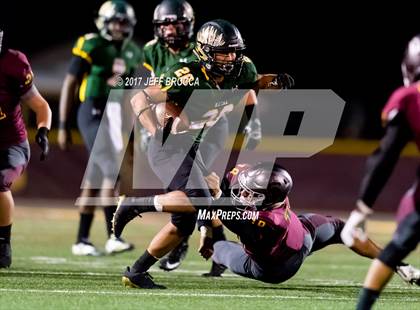 Thumbnail 3 in Royal @ Simi Valley photogallery.