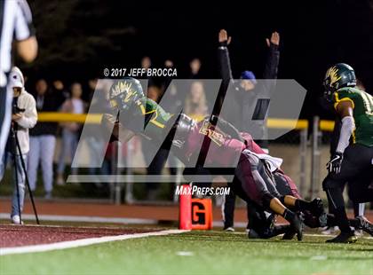 Thumbnail 3 in Royal @ Simi Valley photogallery.
