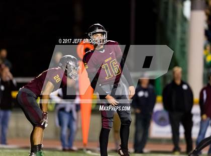 Thumbnail 3 in Royal @ Simi Valley photogallery.