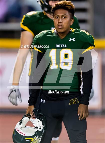 Thumbnail 3 in Royal @ Simi Valley photogallery.
