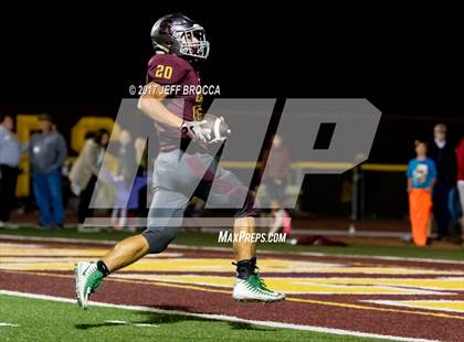 Thumbnail 2 in Royal @ Simi Valley photogallery.