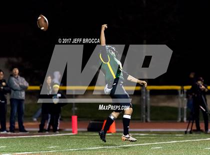 Thumbnail 2 in Royal @ Simi Valley photogallery.