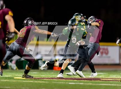 Thumbnail 3 in Royal @ Simi Valley photogallery.