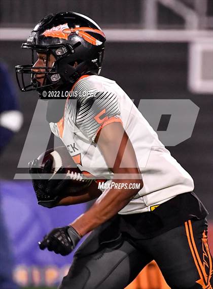 Thumbnail 3 in McClymonds @ Mater Dei Catholic (CIF State DIV 2AA Championship Final) photogallery.