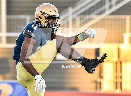 Thumbnail 3 in McClymonds @ Mater Dei Catholic (CIF State DIV 2AA Championship Final) photogallery.