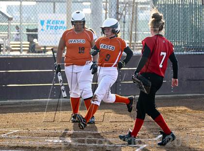 Thumbnail 3 in Arvin vs Wasco (Mira Monte Invitational) photogallery.
