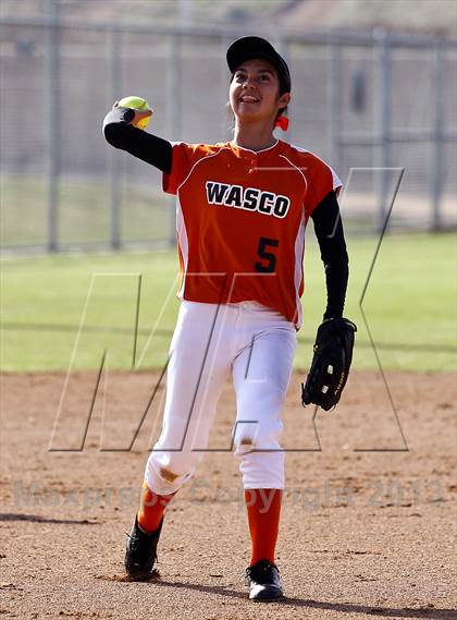 Thumbnail 2 in Arvin vs Wasco (Mira Monte Invitational) photogallery.