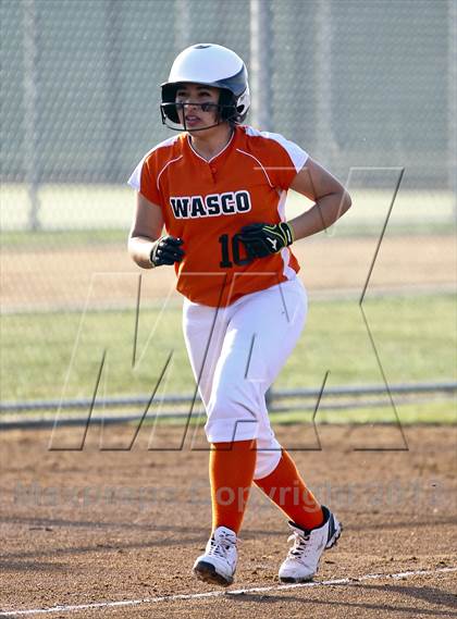 Thumbnail 3 in Arvin vs Wasco (Mira Monte Invitational) photogallery.