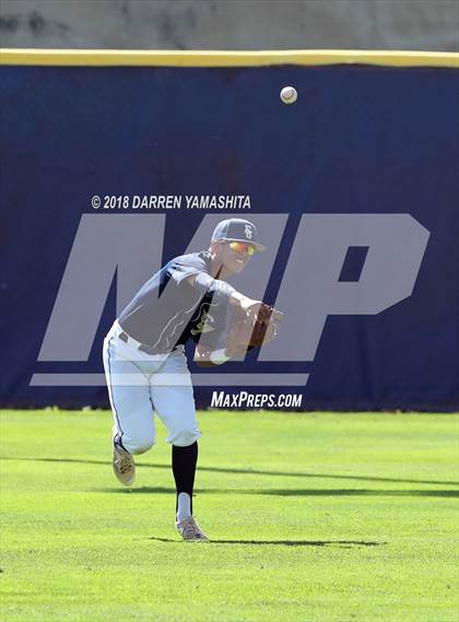 Thumbnail 3 in De La Salle vs. Elk Grove photogallery.