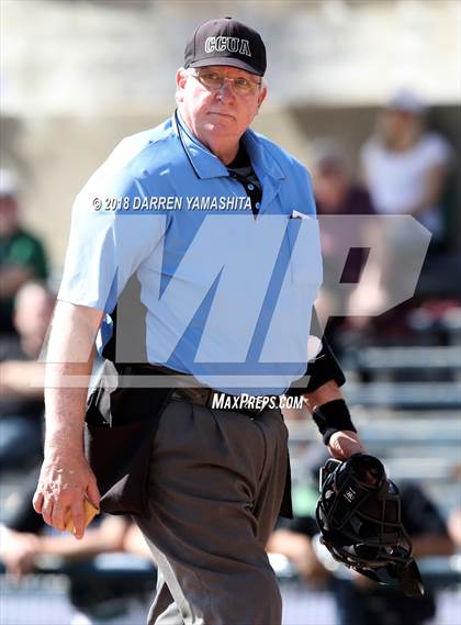 Thumbnail 3 in De La Salle vs. Elk Grove photogallery.