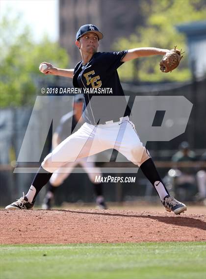 Thumbnail 1 in De La Salle vs. Elk Grove photogallery.