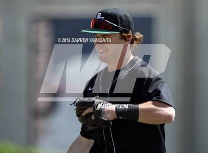 Thumbnail 2 in De La Salle vs. Elk Grove photogallery.