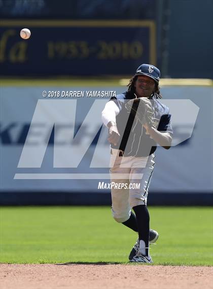 Thumbnail 1 in De La Salle vs. Elk Grove photogallery.