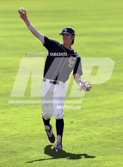 Thumbnail 1 in De La Salle vs. Elk Grove photogallery.