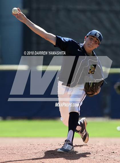 Thumbnail 2 in De La Salle vs. Elk Grove photogallery.