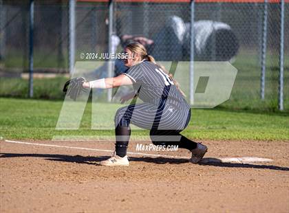 Thumbnail 2 in Anahuac vs Warren photogallery.