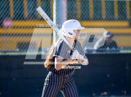 Thumbnail 3 in Anahuac vs Warren photogallery.