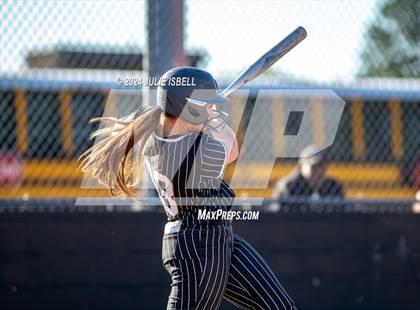 Thumbnail 2 in Anahuac vs Warren photogallery.