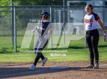 Thumbnail 3 in Anahuac vs Warren photogallery.