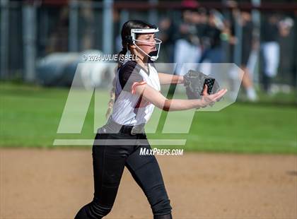 Thumbnail 1 in Anahuac vs Warren photogallery.
