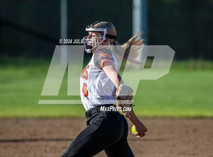 Thumbnail 2 in Anahuac vs Warren photogallery.