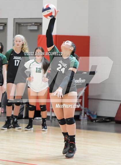 Thumbnail 2 in Emerald Ridge vs. Los Alamitos (Nike TOC Southwest) photogallery.