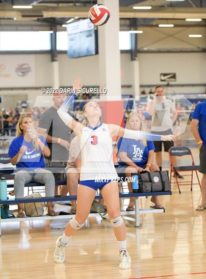 Thumbnail 2 in Emerald Ridge vs. Los Alamitos (Nike TOC Southwest) photogallery.