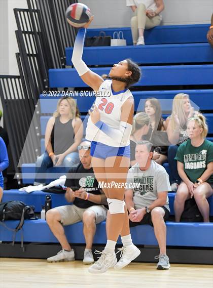 Thumbnail 3 in Emerald Ridge vs. Los Alamitos (Nike TOC Southwest) photogallery.