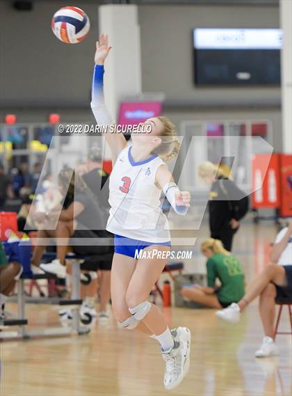 Thumbnail 3 in Emerald Ridge vs. Los Alamitos (Nike TOC Southwest) photogallery.