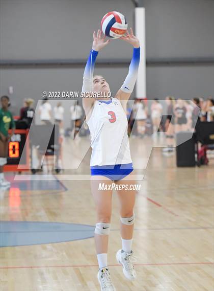Thumbnail 3 in Emerald Ridge vs. Los Alamitos (Nike TOC Southwest) photogallery.