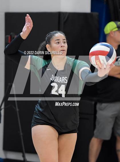 Thumbnail 2 in Emerald Ridge vs. Los Alamitos (Nike TOC Southwest) photogallery.