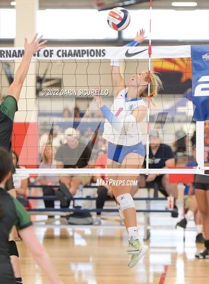 Thumbnail 2 in Emerald Ridge vs. Los Alamitos (Nike TOC Southwest) photogallery.